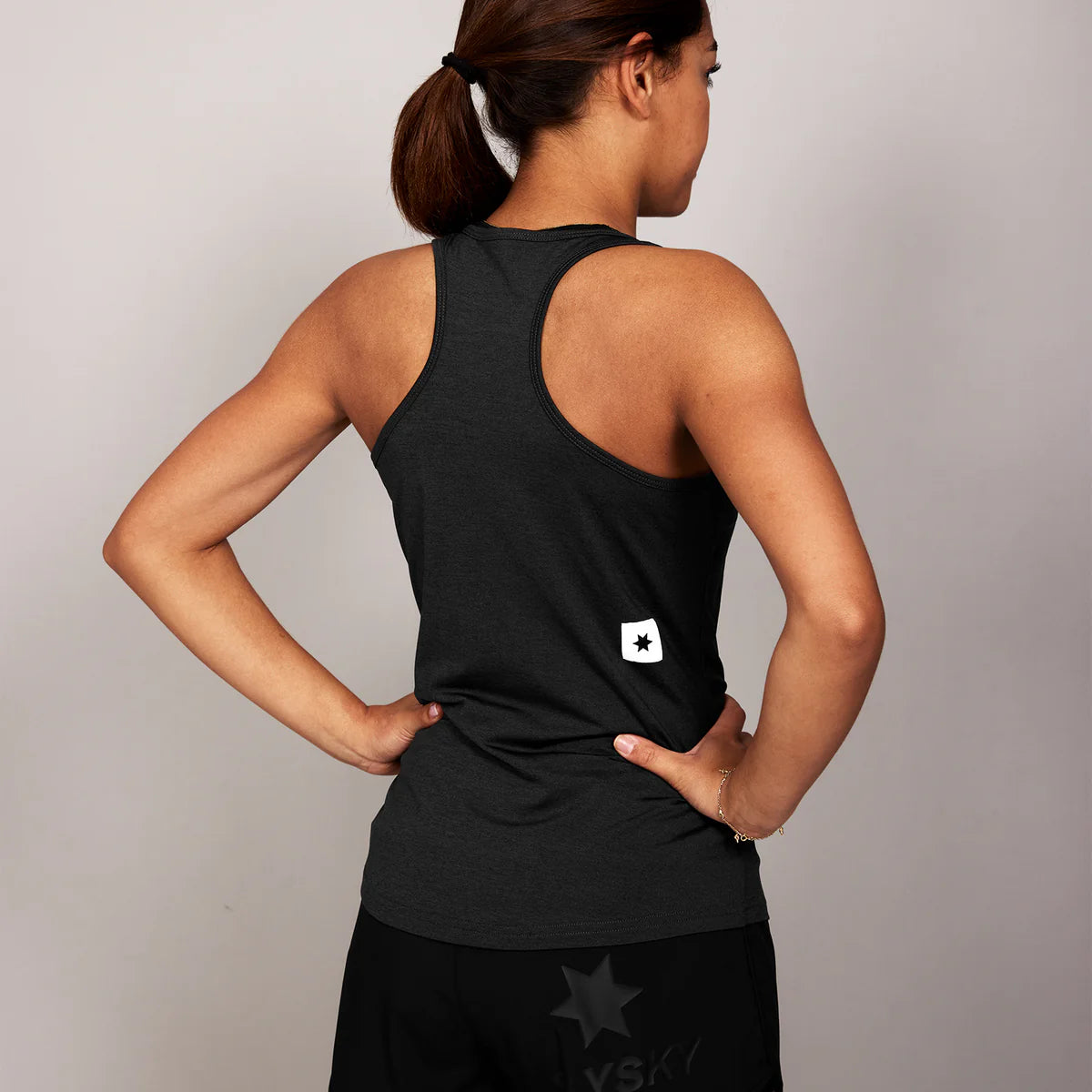 W Logo Pace Top - 901 - Black