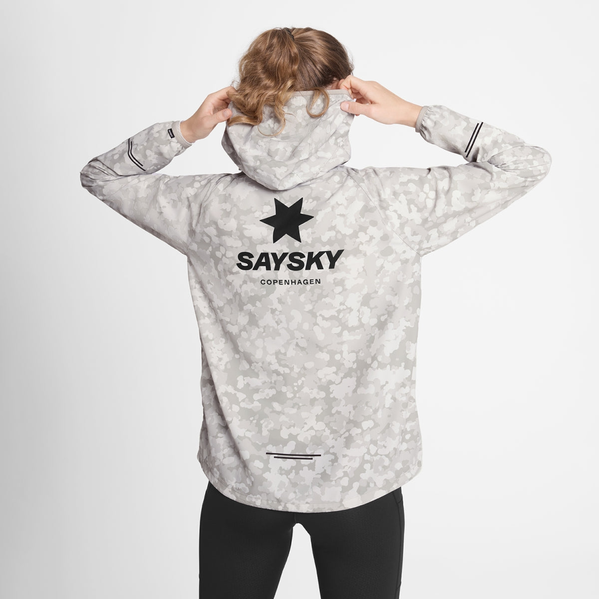 W Camo Pace Jacket - Sand AOP