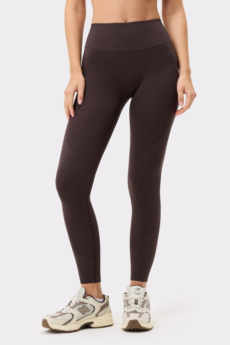 Seamless Contour Scrunch Leggings - Black Coffee